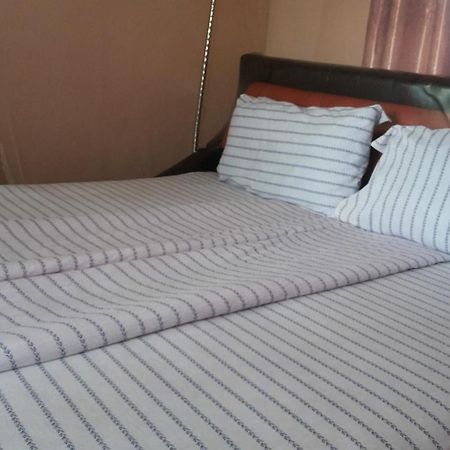 Rock Shadow Hotel Koboko Zewnętrze zdjęcie